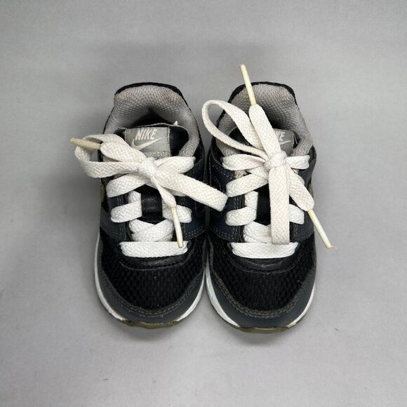 Nike Air Max Navigate Sneakers - Picture 3 of 10